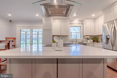 Kitchen - 103 Old Point Rd, Chester, MD 21619 photo 4 of 10