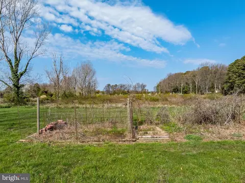 Exterior - 103 Old Point Rd, Chester, MD 21619 photo 7 of 10