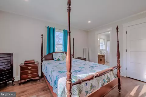 Bedroom - 103 Old Point Rd, Chester, MD 21619 photo 2 of 8