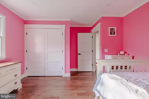 Bedroom - 103 Old Point Rd, Chester, MD 21619 photo 6 of 8