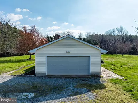 Exterior - 103 Old Point Rd, Chester, MD 21619 photo 4 of 10