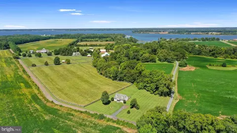 136 Pioneer Point Ln, Centreville, MD 21617