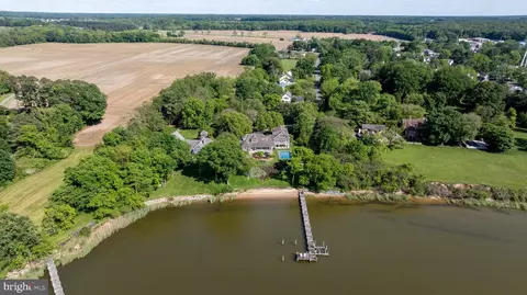 220 Old Wharf Ln, Queenstown, MD 21658