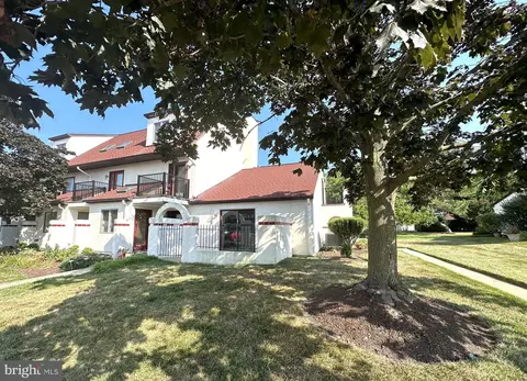 9 H Queen Victoria Way #9 - H, Chester, MD 21619