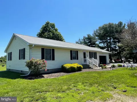 1703 Chester Rd, Chester, MD 21619