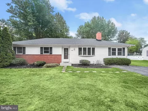 1806 Chester Dr, Chester, MD 21619