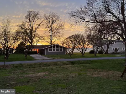 609 Bay Dr, Stevensville, MD 21666