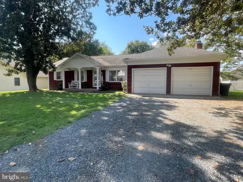 105 Chestnut St, Centreville, MD 21617