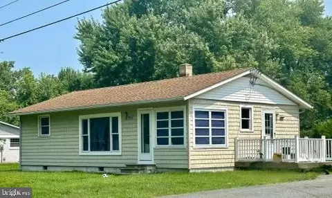 1303 Calvert Rd, Chester, MD 21619