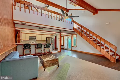 1 F Queen Victoria Ct, Chester, MD 21619
