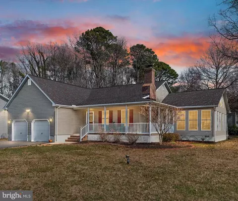 707 Bayside Dr, Stevensville, MD 21666