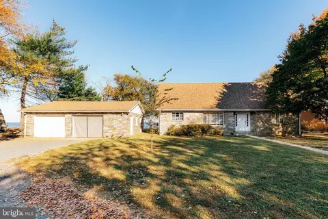 908 Monroe Manor Rd, Stevensville, MD 21666