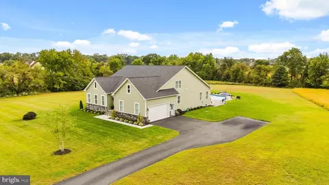 122 Crescent Ct, Centreville, MD 21617