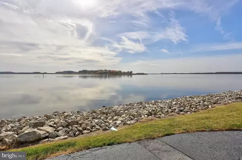 811 Oyster Cove Dr, Grasonville, MD 21638