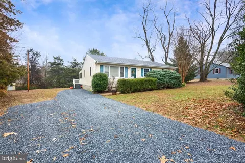 201 Fairview Dr, Chestertown, MD 21620