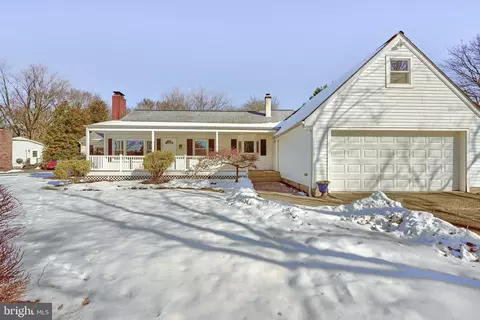 1752 Harbor Dr, Chester, MD 21619