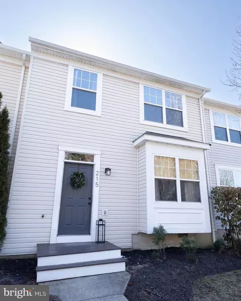 215 Creekside Commons Ct, Stevensville, MD 21666