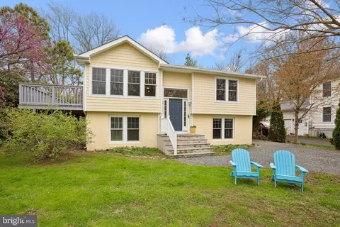 1003 Bayside Dr, Stevensville, MD 21666