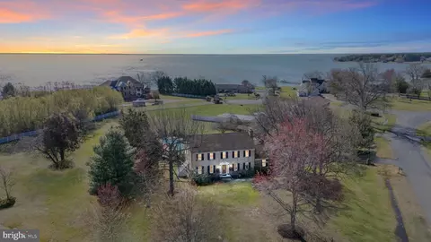 301 Shipping Creek Dr, Stevensville, MD 21666