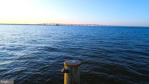 910 Bayside Dr, Stevensville, MD 21666