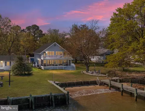 1016 Chester River Dr, Grasonville, MD 21638