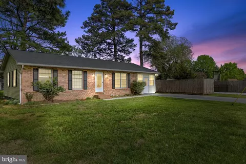706 Love Point Rd, Stevensville, MD 21666