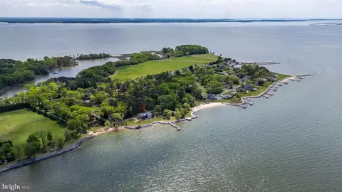102 Chesapeake Bay Dr, Stevensville, MD 21666