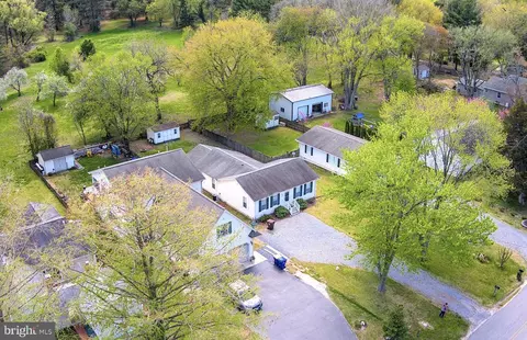 819 Chester River Dr, Grasonville, MD 21638