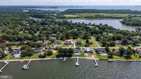 323 Queen Anne Club Dr, Stevensville, MD 21666