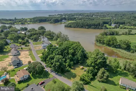 114 N Lake Dr, Stevensville, MD 21666