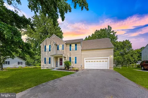 714 Dixon Dr, Stevensville, MD 21666