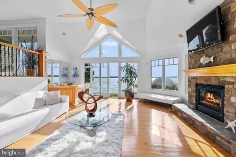 426 Narrows Pointe Dr, Grasonville, MD 21638