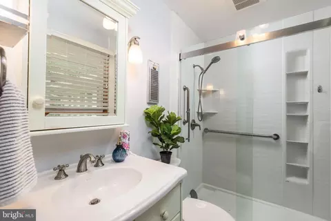 Bath - 1401 Calvert Rd, Chester, MD 21619 photo 1 of 2