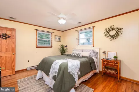 Bedroom - 1401 Calvert Rd, Chester, MD 21619 photo 1 of 3