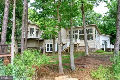 100 Eareckson Ln, Stevensville, MD 21666