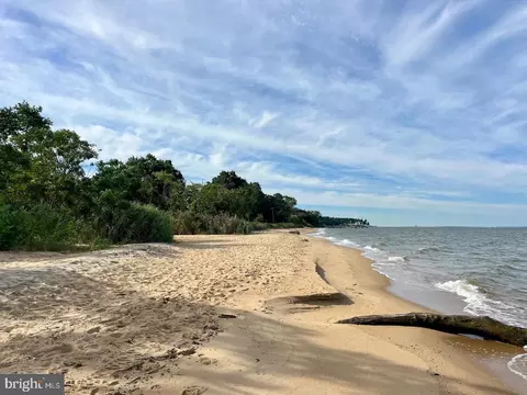 145 N Lake Dr, Stevensville, MD 21666