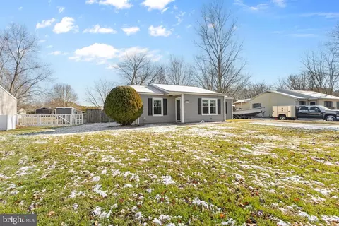 2644 Cecil Dr, Chester, MD 21619