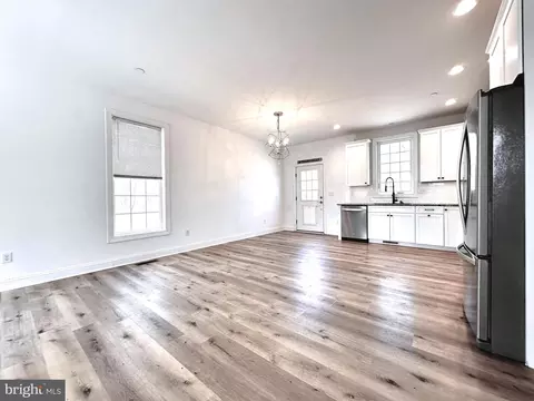 Living - 102 Pine St, Crumpton, MD 21628 photo 4 of 5