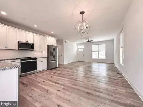 Living - 102 Pine St, Crumpton, MD 21628 photo 3 of 5