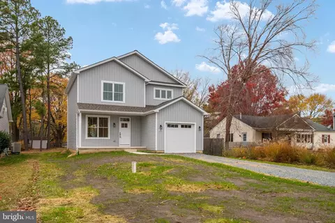 208 Long Point Rd, Stevensville, MD 21666