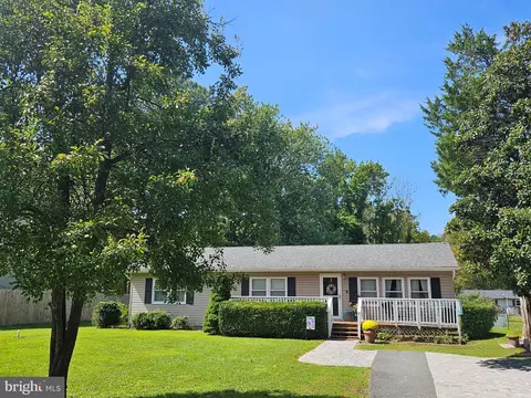 220 Pennick Dr, Stevensville, MD 21666