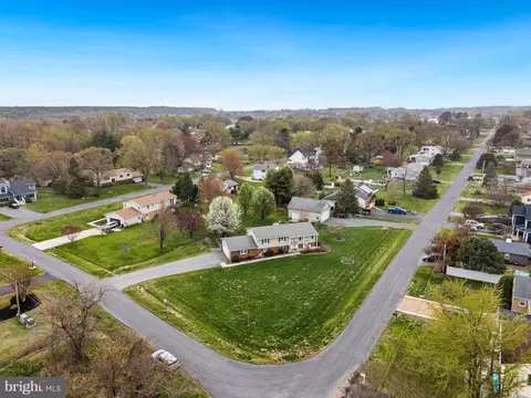 201 Beachside Dr, Stevensville, MD 21666
