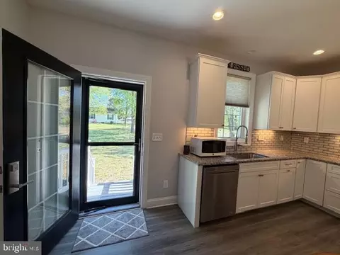 Entry Way - 209 3rd St, Crumpton, MD 21628 photo 3 of 6