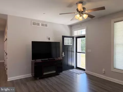 Entry Way - 209 3rd St, Crumpton, MD 21628 photo 1 of 6