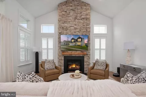 233 Kingfisher Ln, Chester, MD 21619