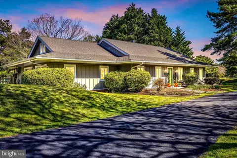 301 Penny Dr, Stevensville, MD 21666
