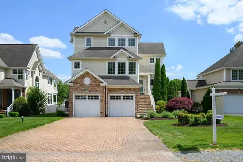 1719 Harbor Dr, Chester, MD 21619