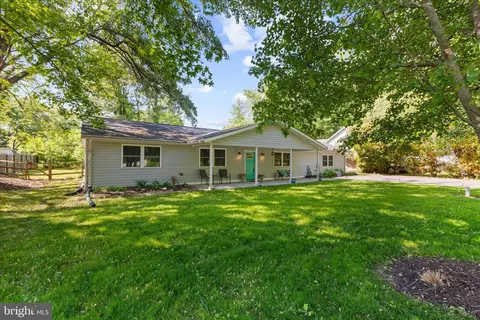 1906 Stevens Dr, Chester, MD 21619