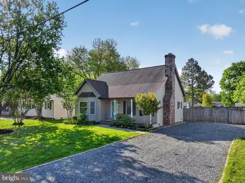1848 Harbor Dr, Chester, MD 21619
