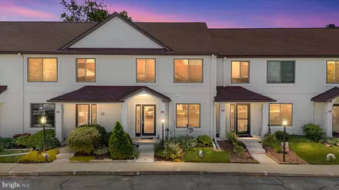 54 F Queen Caroline Ct, Chester, MD 21619